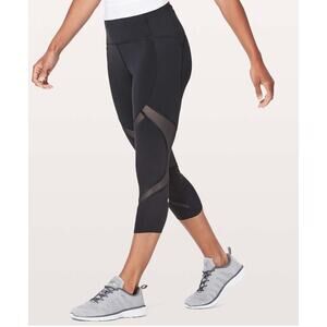 Lululemon On Pace Crop 21” Black Size 8 High Rise EUC